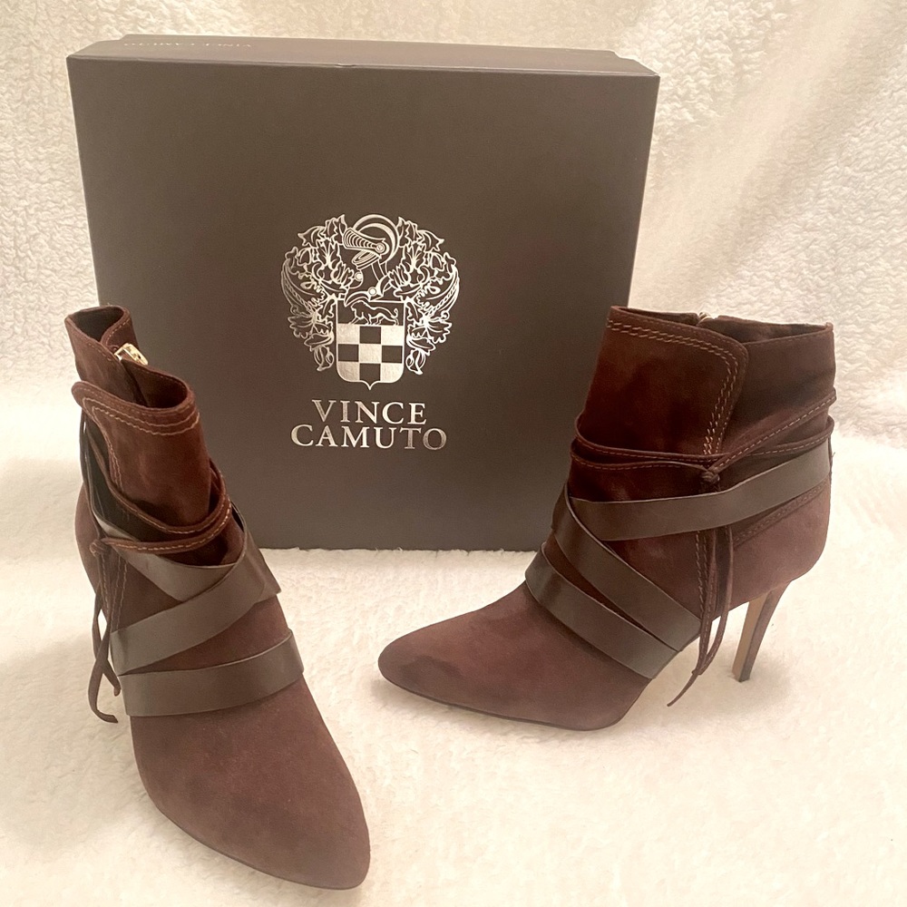 ❤️ Beautiful Genuine Suede Cordovan Chocolate Bootie by Vince Camino ❤️